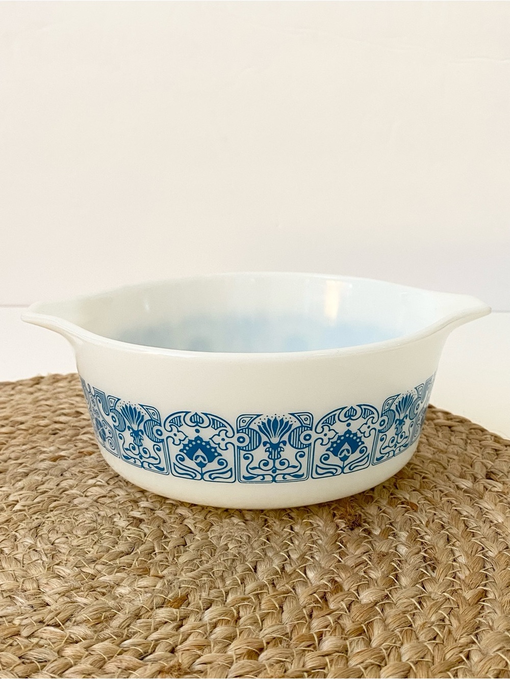 vintage PYREX Horizon 1.5 pint Casserole Dish (472) in Blue & White